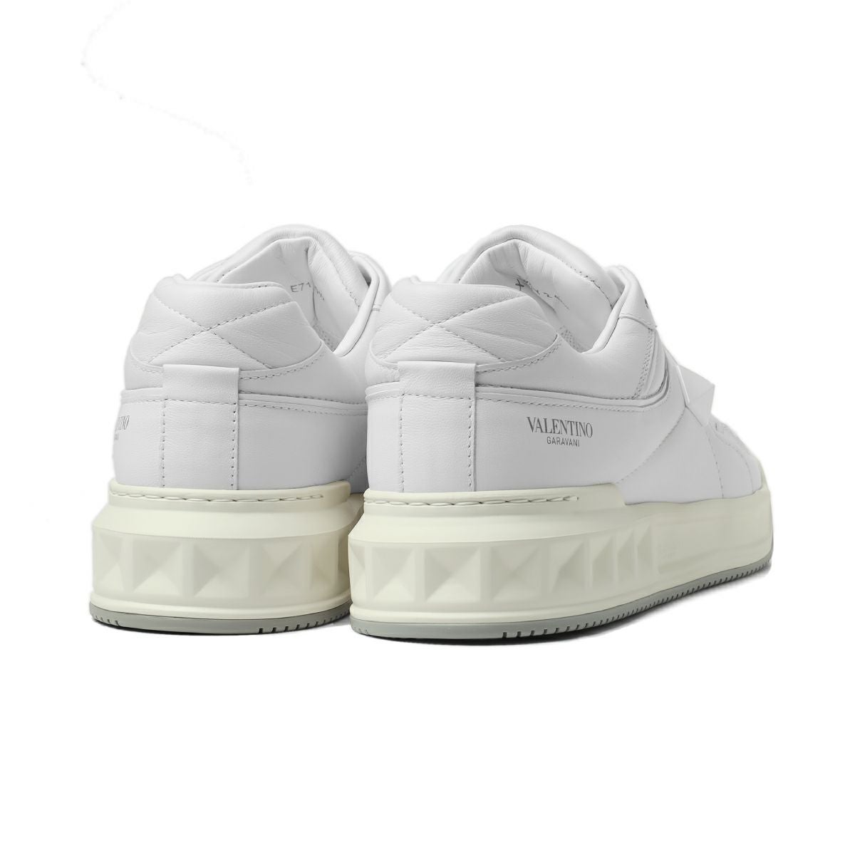ヴァレンティノ スニーカー