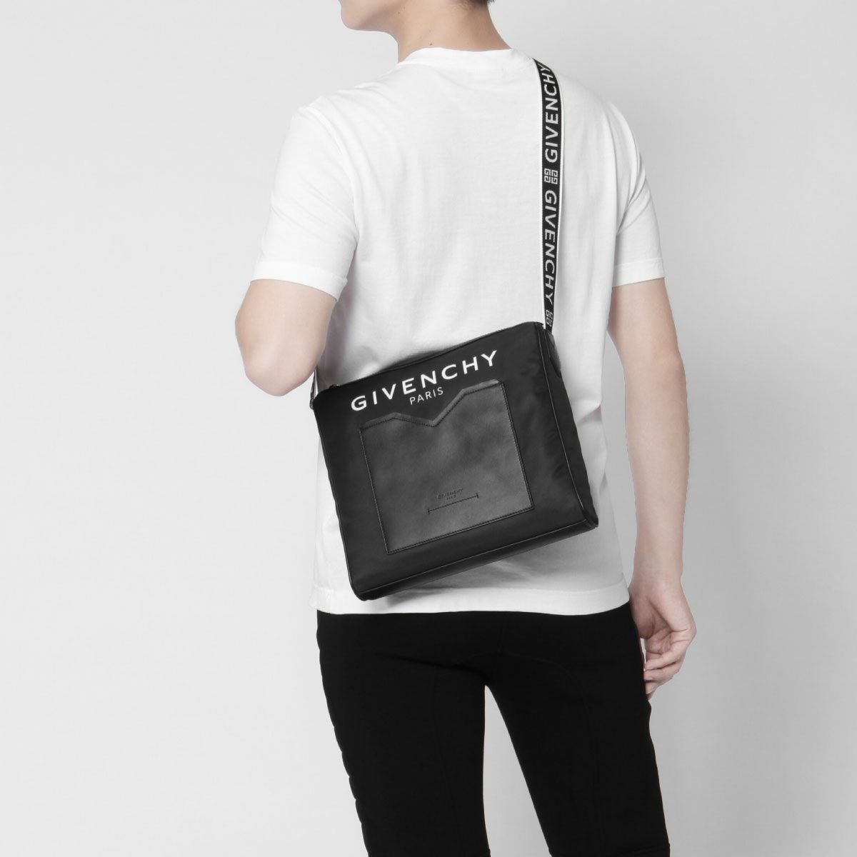 ジバンシー ショルダーバッグ メンズ