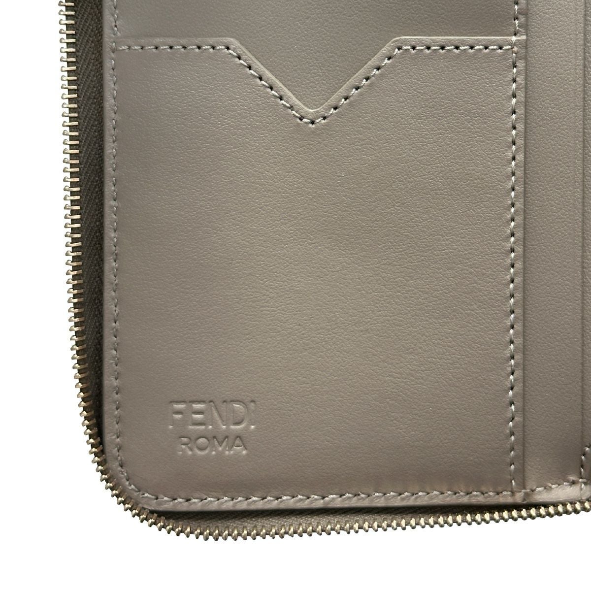 フェンディ 二つ折り財布 ミディアム レディース